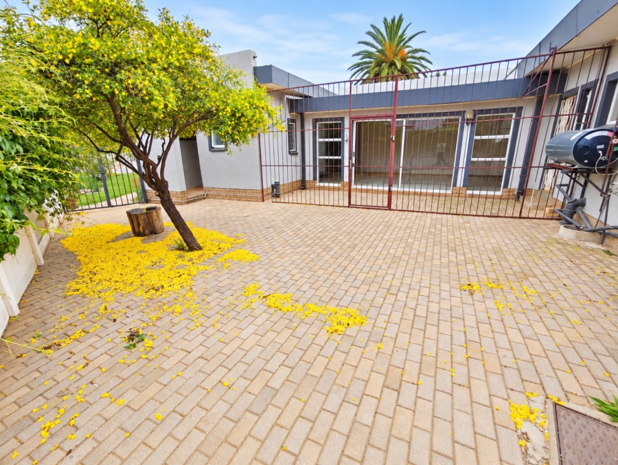 5 Bedroom Property for Sale in Meyerhof Free State